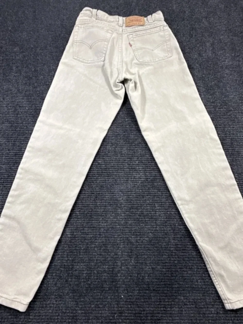 Vintage Levi's 550 Relaxed Tapered Khaki Jeans Made in USA W30 L32 90s